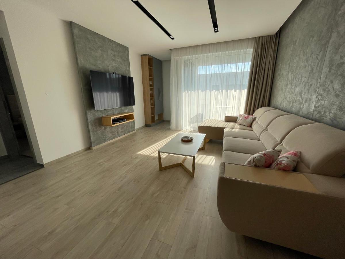 Greenbay Apartment With Free Parking Trenčín Zewnętrze zdjęcie