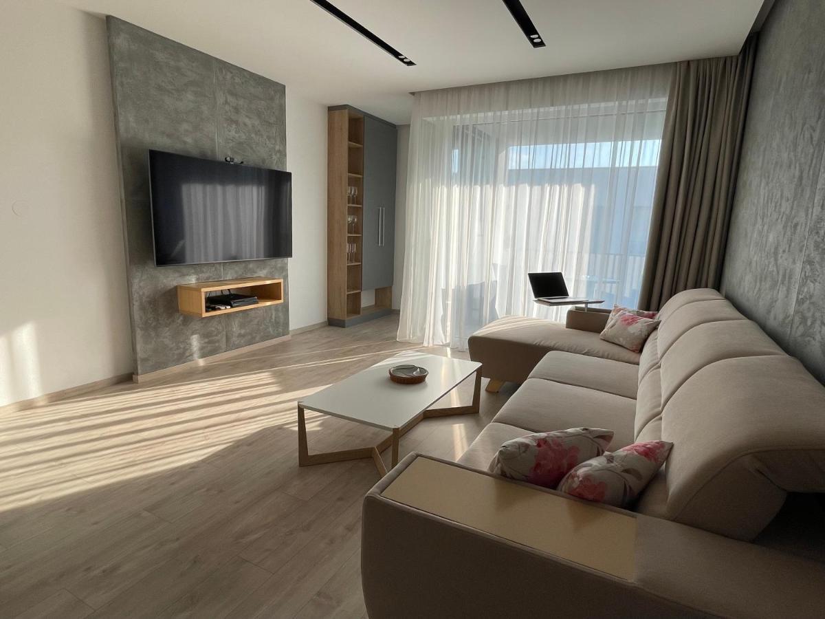Greenbay Apartment With Free Parking Trenčín Zewnętrze zdjęcie