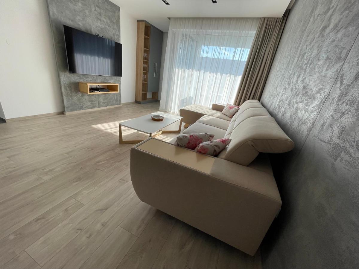 Greenbay Apartment With Free Parking Trenčín Zewnętrze zdjęcie