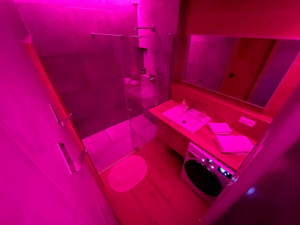 Greenbay Apartment With Free Parking Trenčín Zewnętrze zdjęcie