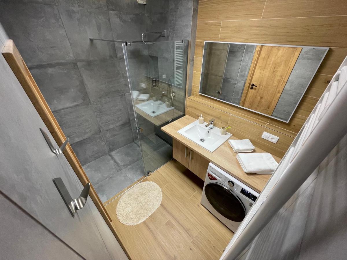 Greenbay Apartment With Free Parking Trenčín Zewnętrze zdjęcie