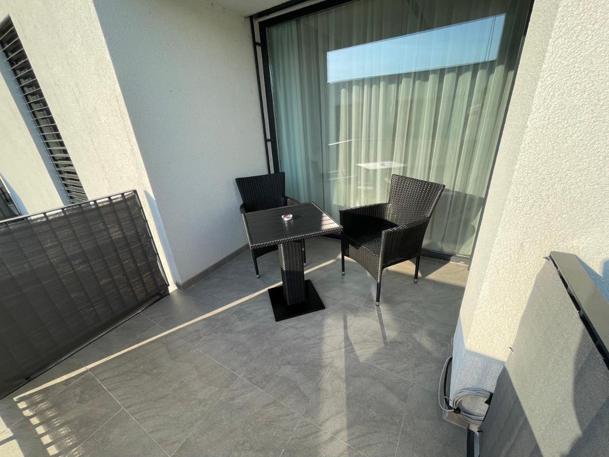 Greenbay Apartment With Free Parking Trenčín Zewnętrze zdjęcie