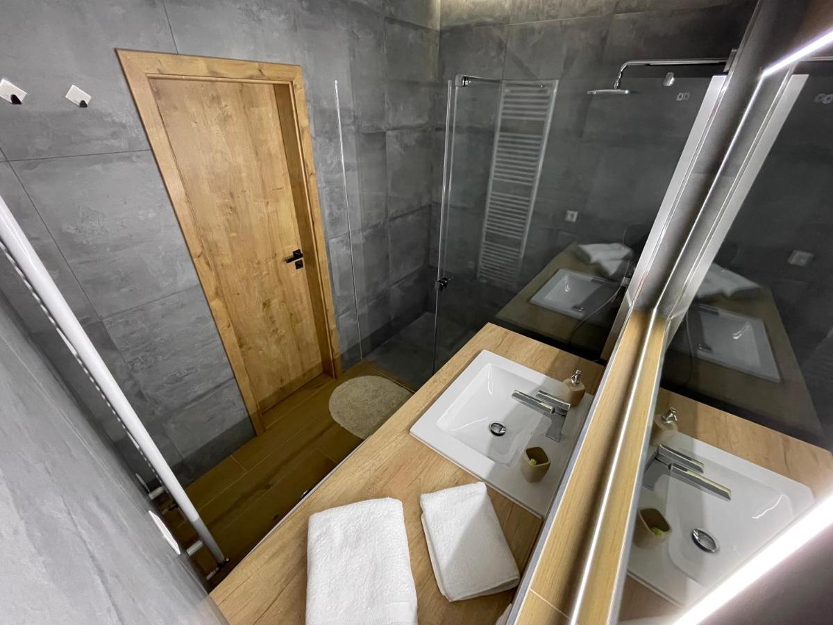 Greenbay Apartment With Free Parking Trenčín Zewnętrze zdjęcie