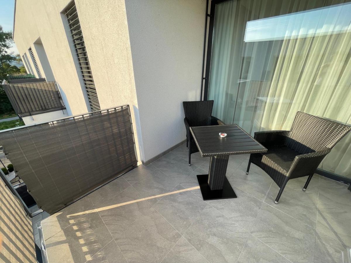 Greenbay Apartment With Free Parking Trenčín Zewnętrze zdjęcie