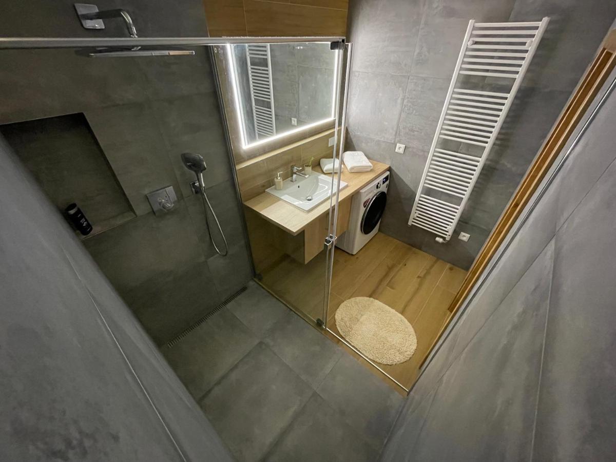 Greenbay Apartment With Free Parking Trenčín Zewnętrze zdjęcie