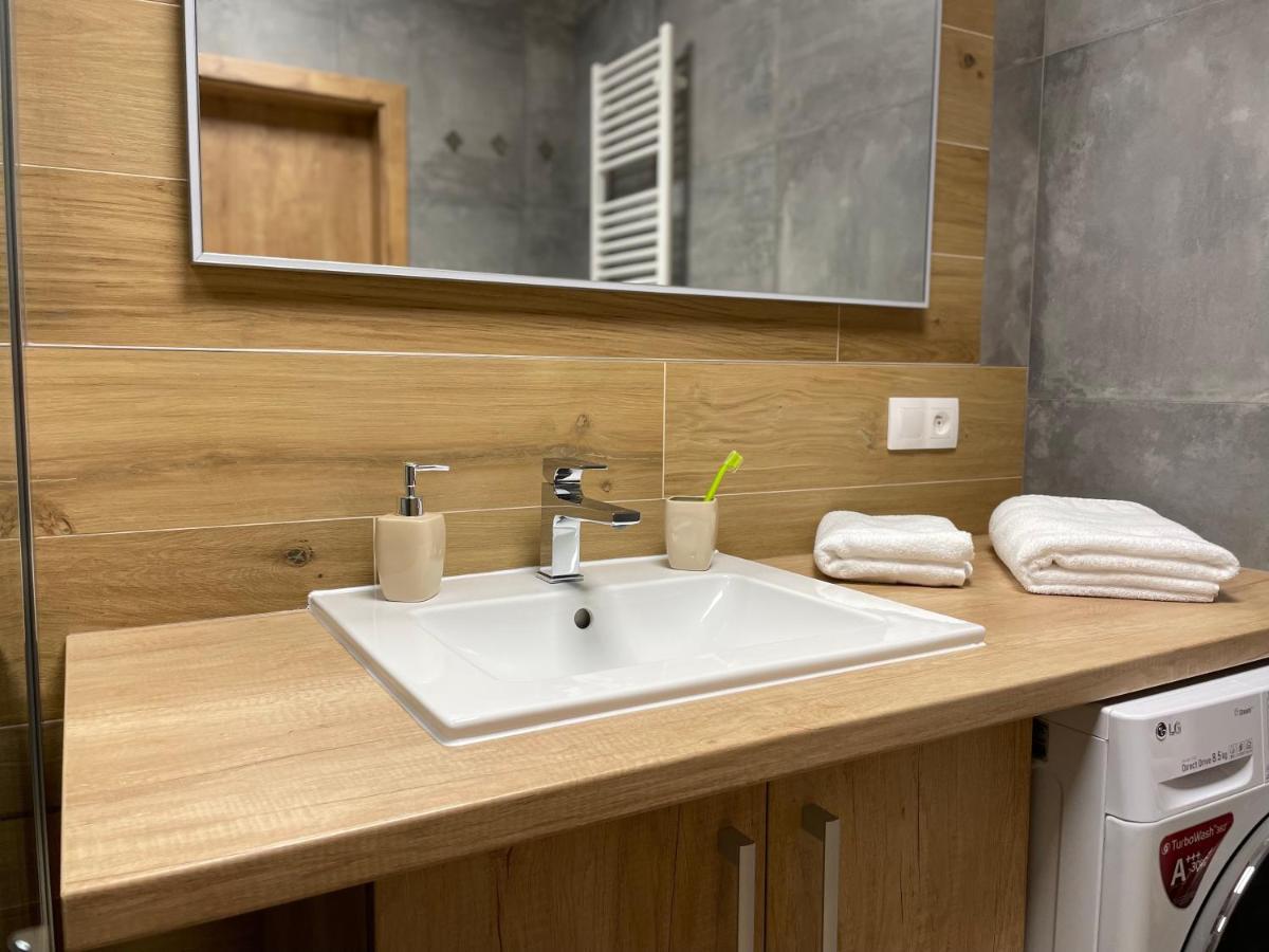 Greenbay Apartment With Free Parking Trenčín Zewnętrze zdjęcie