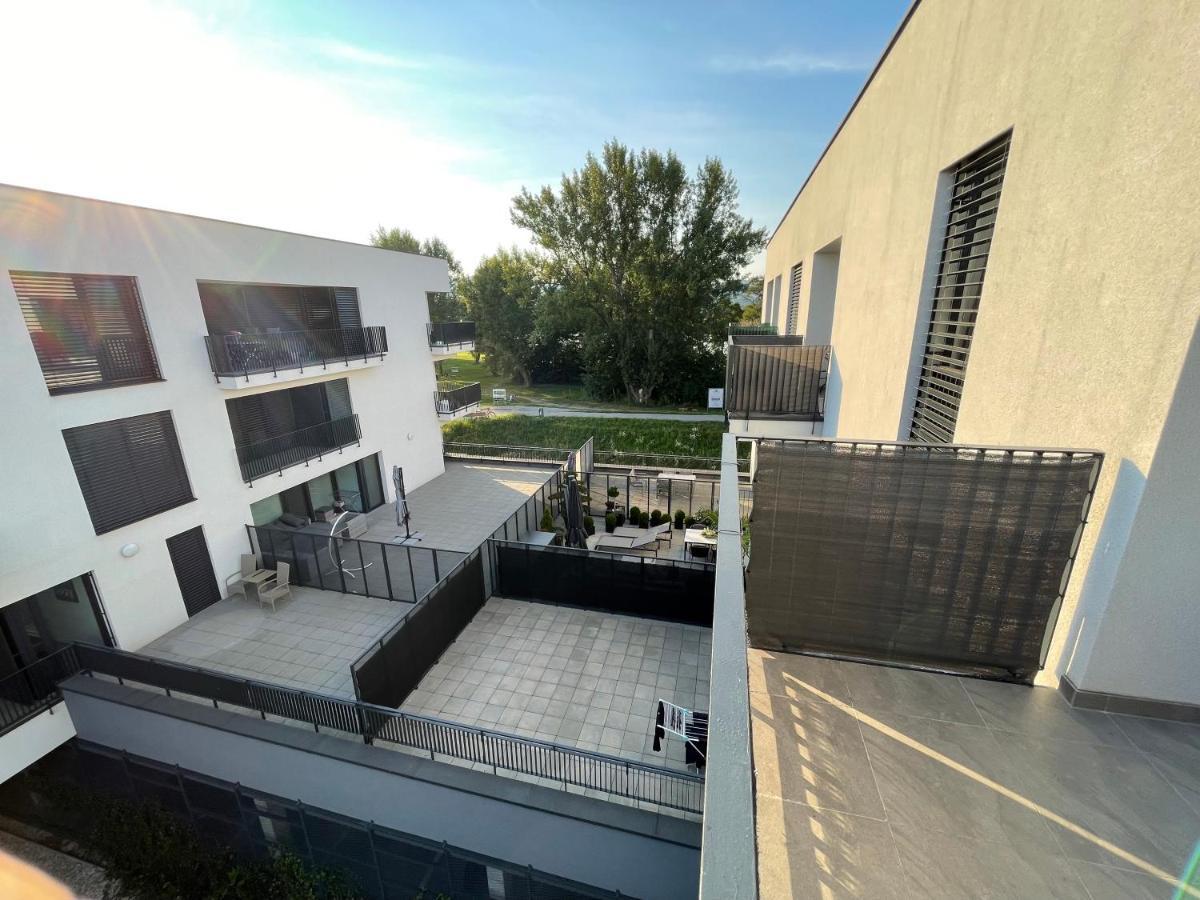 Greenbay Apartment With Free Parking Trenčín Zewnętrze zdjęcie