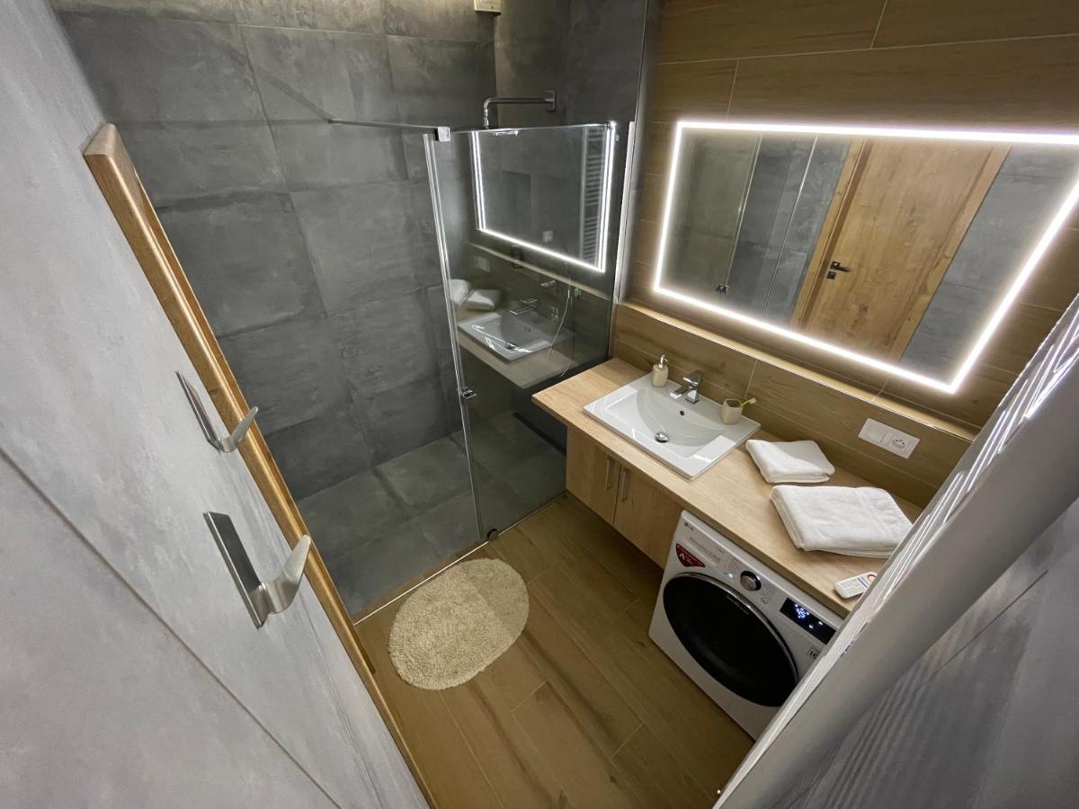 Greenbay Apartment With Free Parking Trenčín Zewnętrze zdjęcie